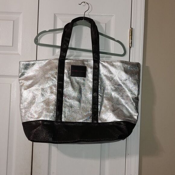 2017 Limited Edition 'weekender'   beach tote  bag from Victoria's Secret - Picture 1 of 6